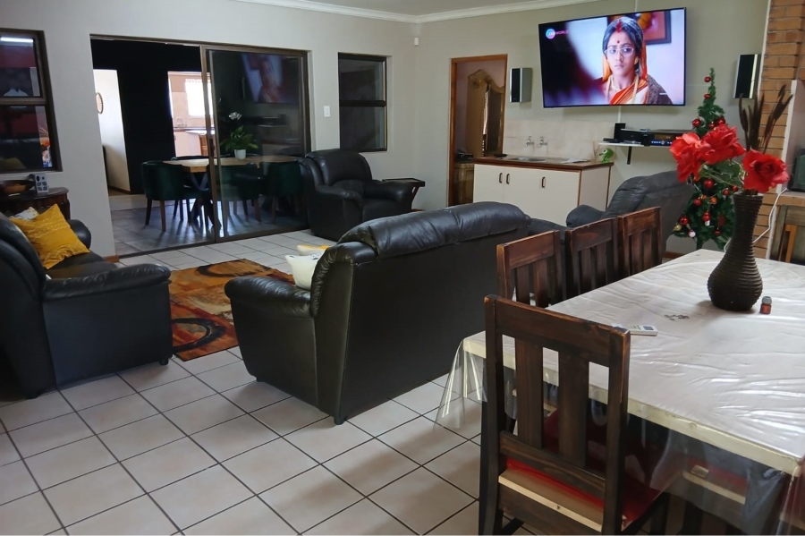 5 Bedroom Property for Sale in Porterville Western Cape